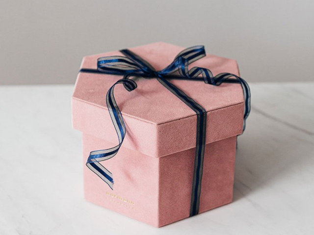 Cách đo kích thước hộp bao bì trong sản xuất hộp quà tặng theo yêu cầu